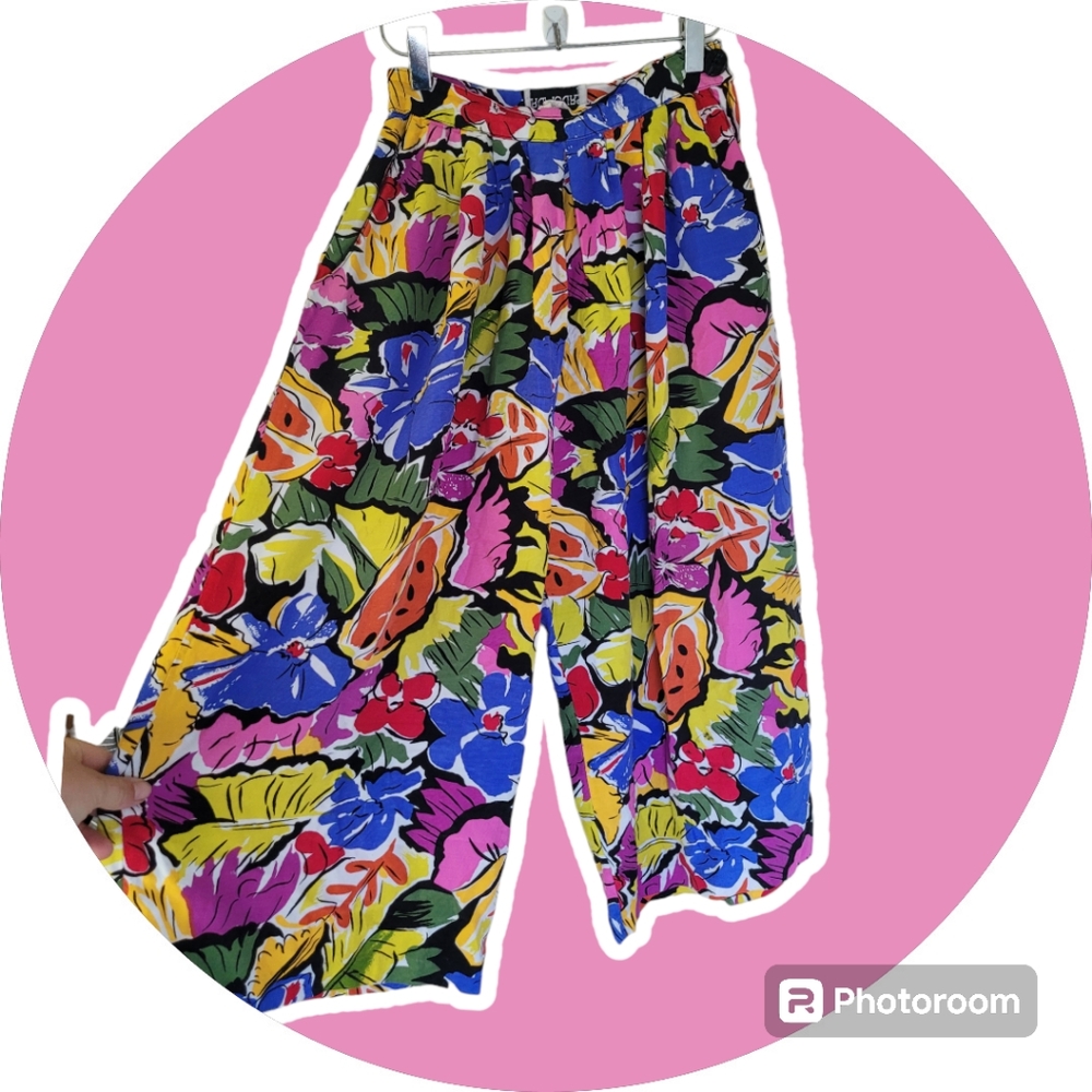 Vintage Multicolor Floral Capris